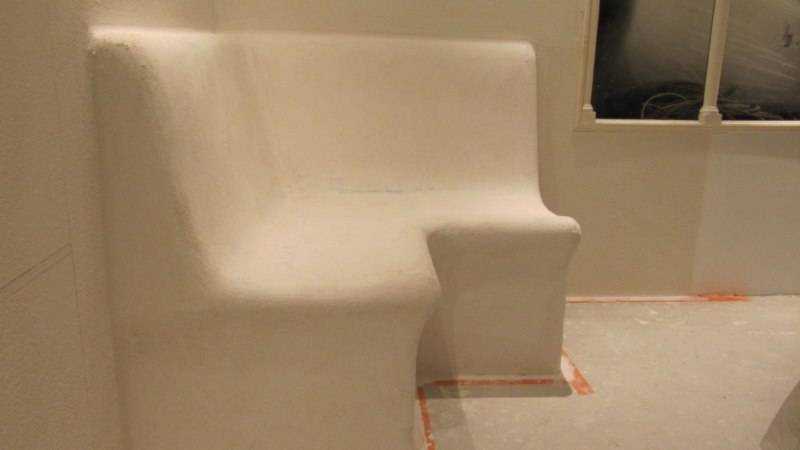 Banquette entièrement réalisée du façonnage (forme) à la finition en Tadelack